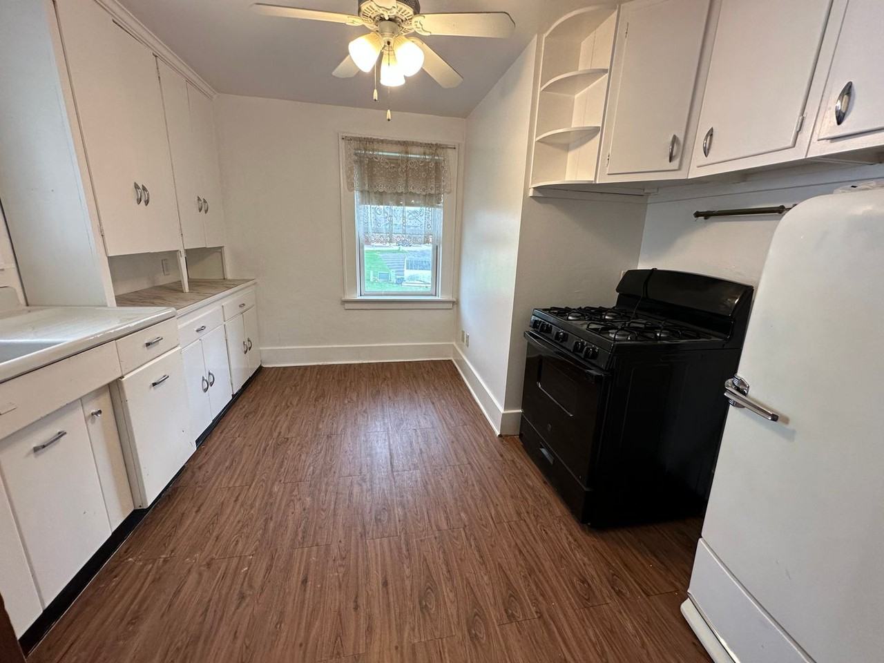 103 E Park Ln - Photo 4 of 22