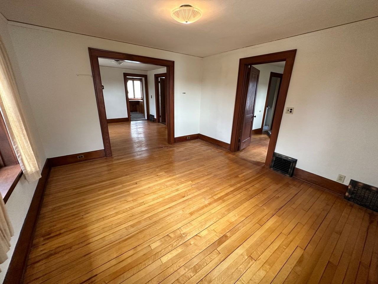 103 E Park Ln - Photo 6 of 22