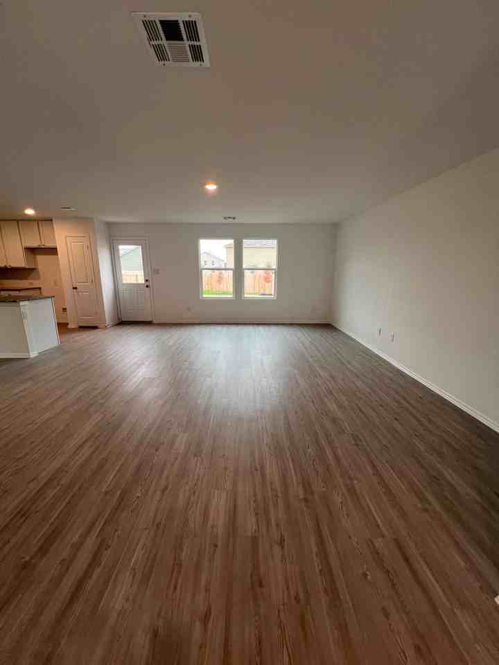 5466 Daphne Path - Photo 3 of 16