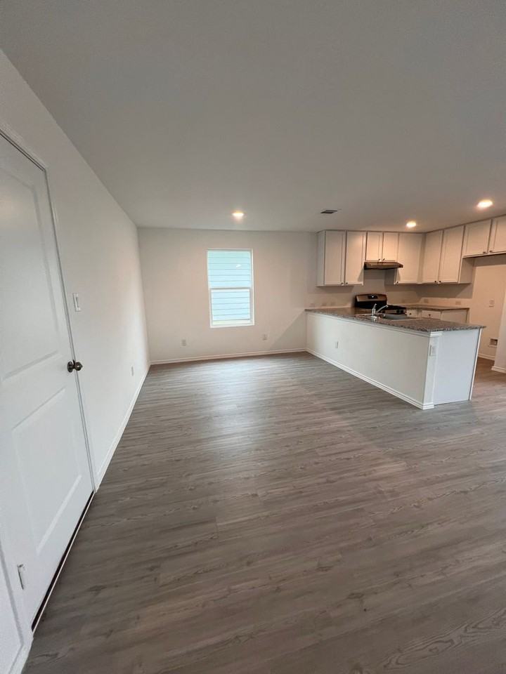 5466 Daphne Path - Photo 4 of 16