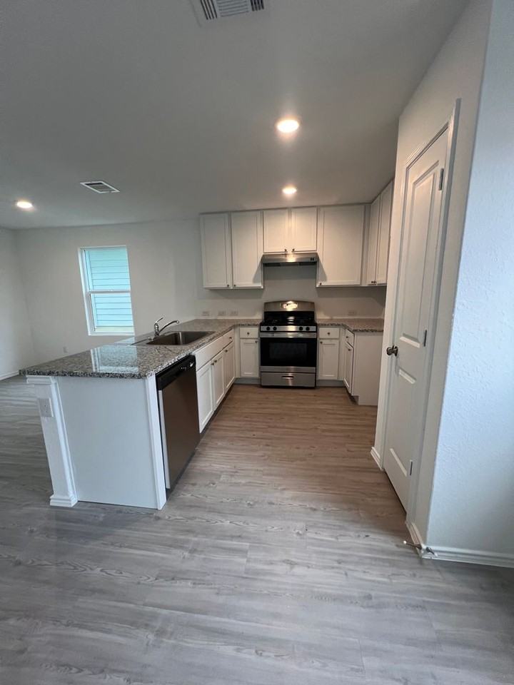 5466 Daphne Path - Photo 5 of 16
