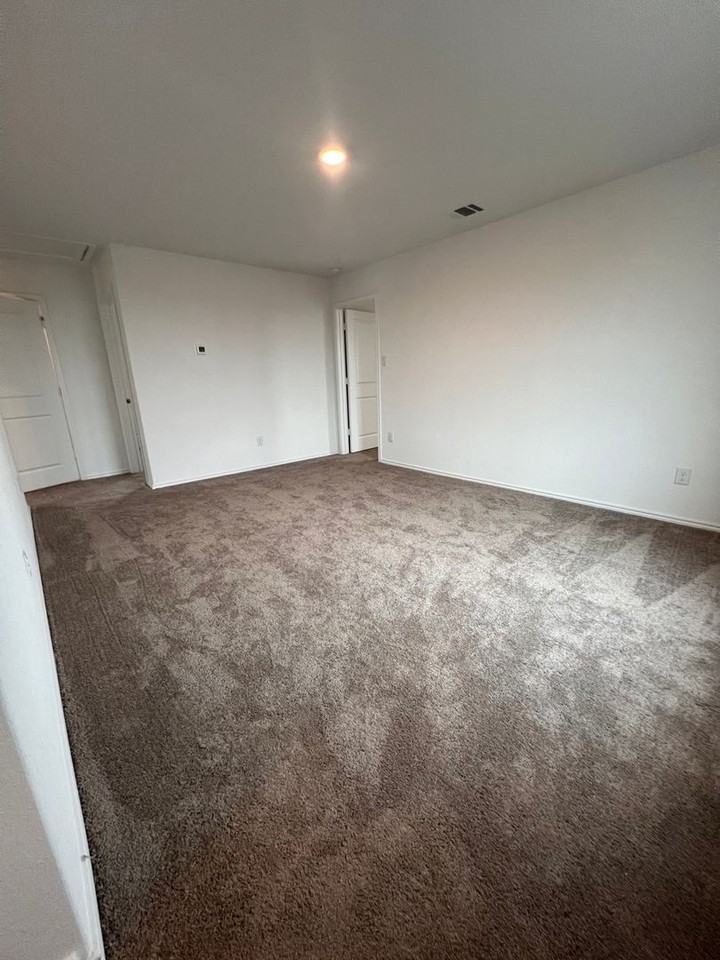 5466 Daphne Path - Photo 6 of 16