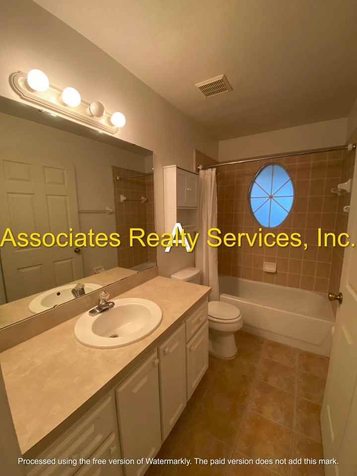 2146 Nw 87th Ter - Photo 7 of 10