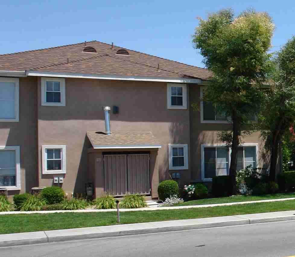 5948 Victor St - Photo 5 of 18