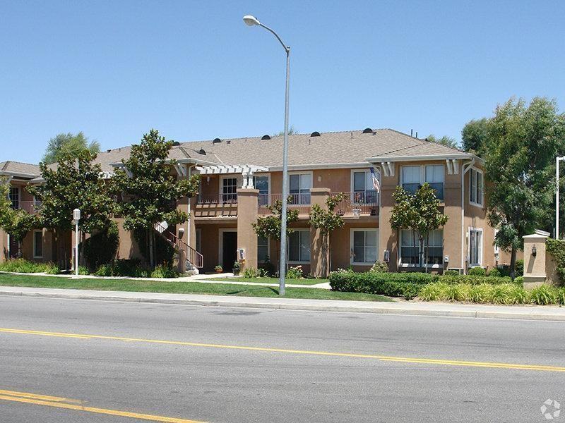 5948 Victor St - Photo 7 of 18