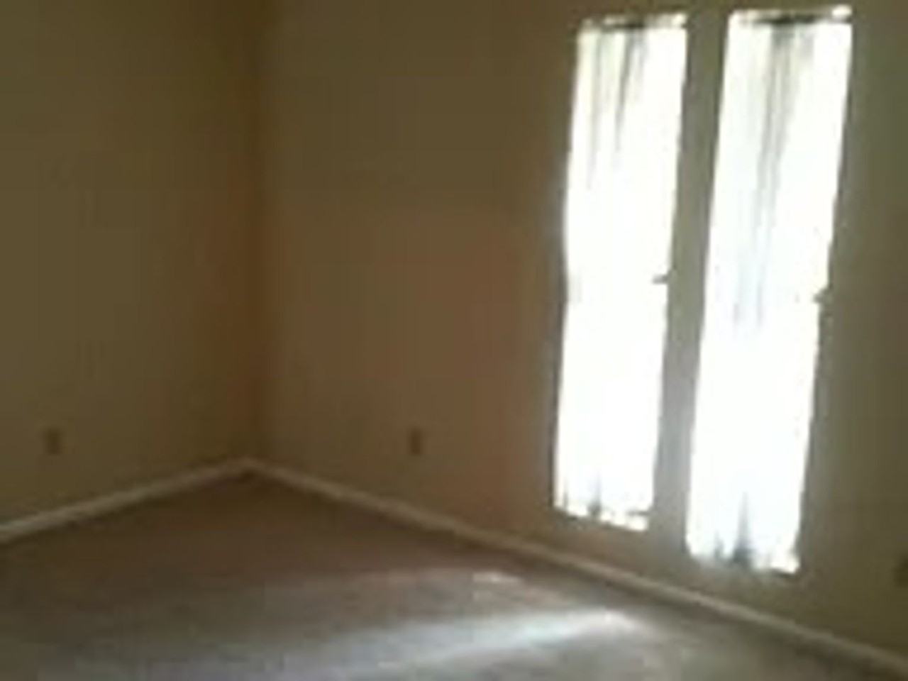 3697 Heathrow Dr - Photo 2 of 13