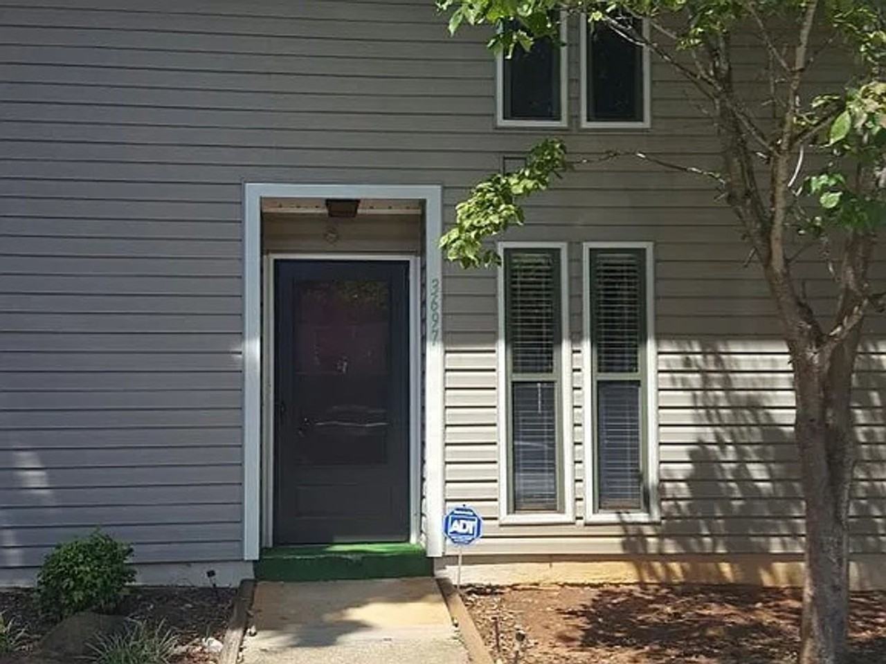 3697 Heathrow Dr - Photo 5 of 13