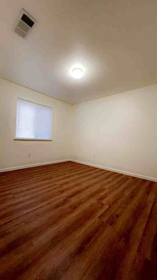 6836 Lorna Ave - Photo 3 of 14