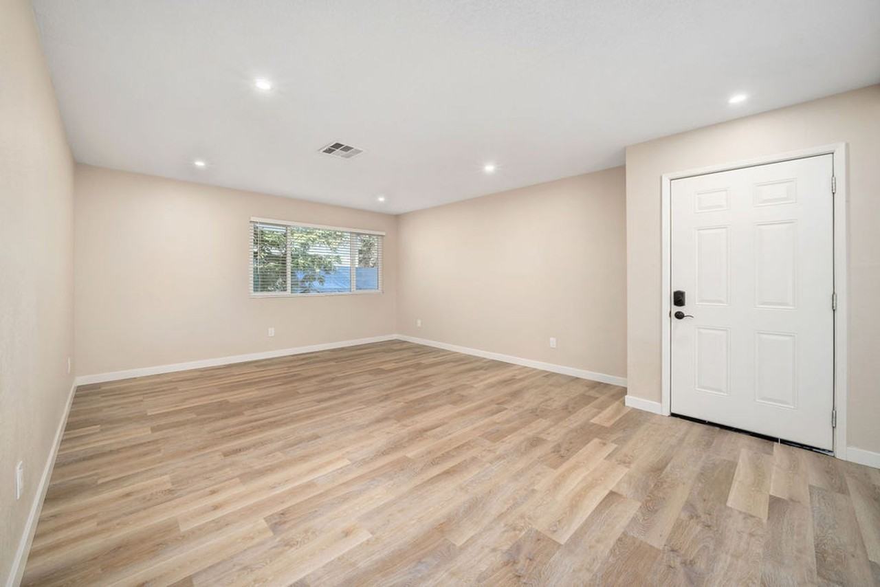 5220 Traffic Way - Photo 2 of 15