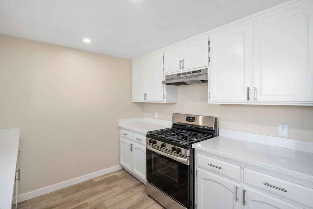 5220 Traffic Way - Photo 6 of 15