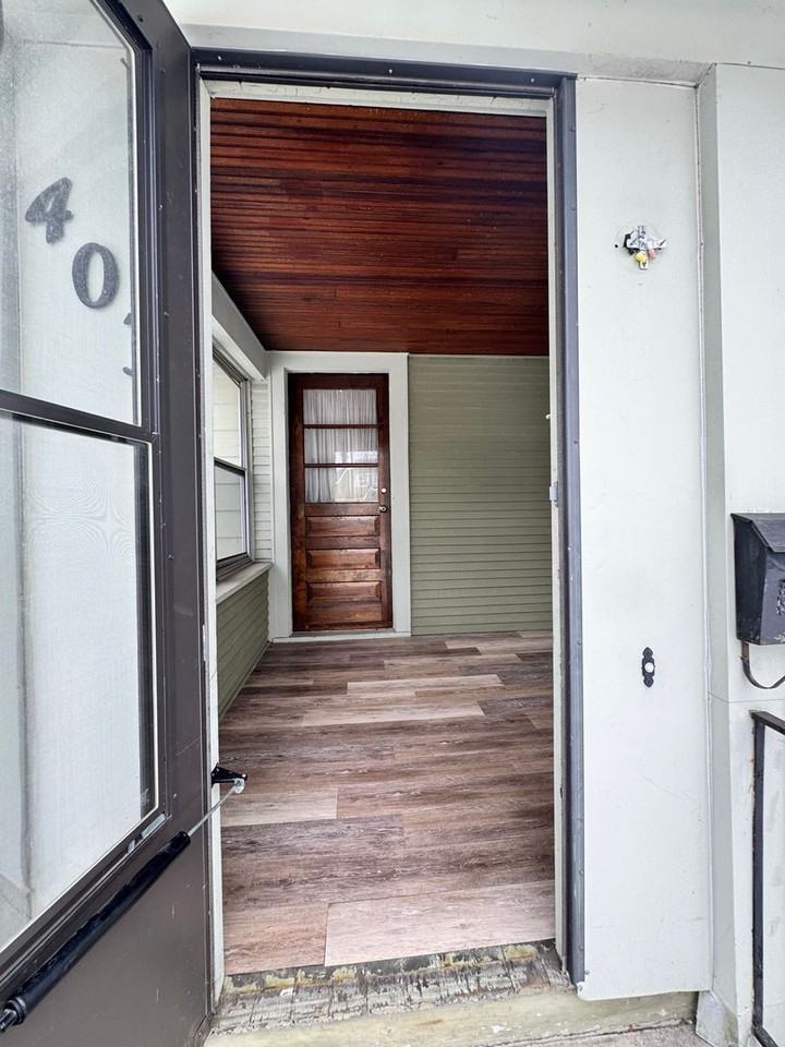 403 Moore St - Photo 3 of 50