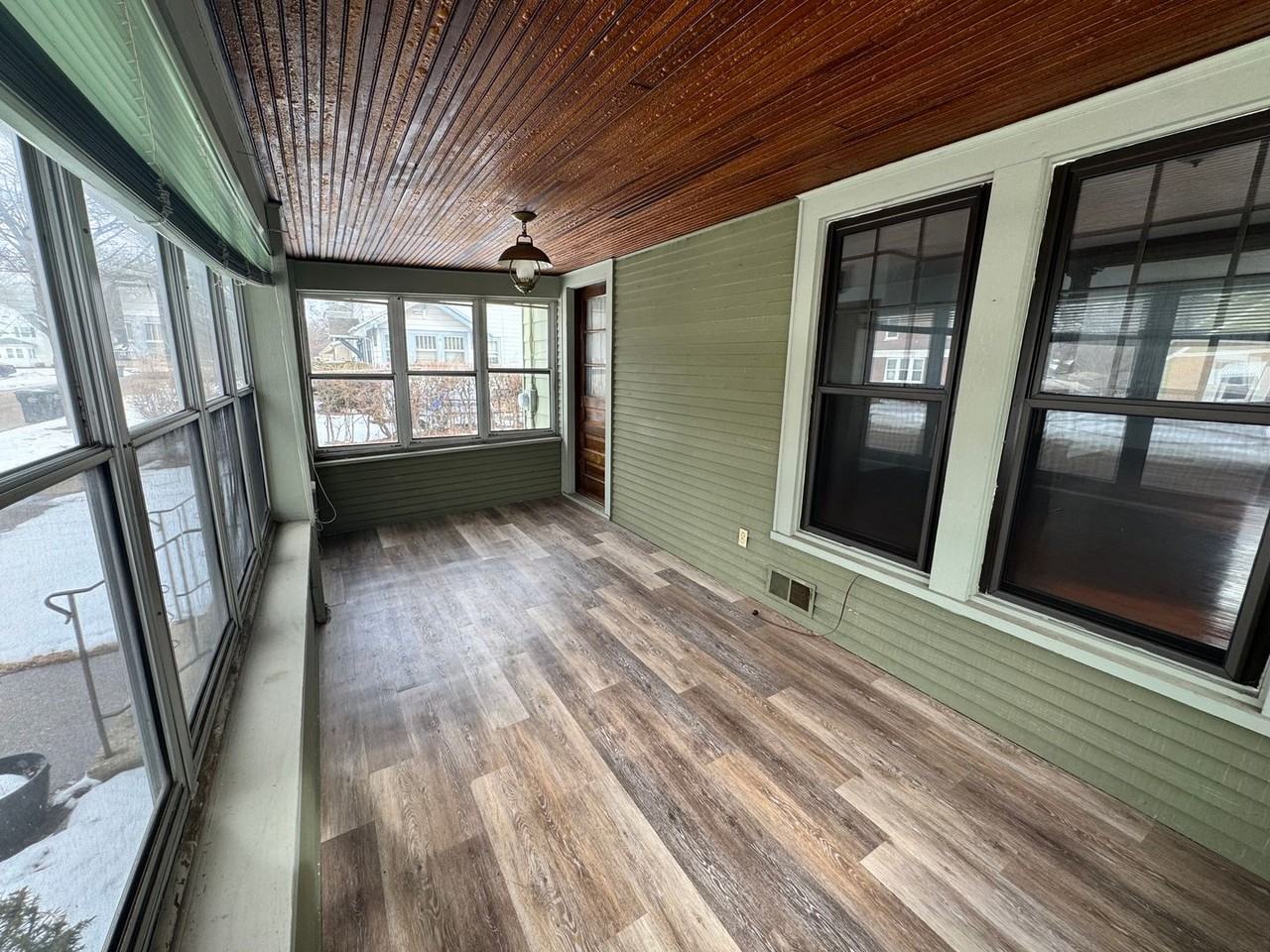 403 Moore St - Photo 5 of 50
