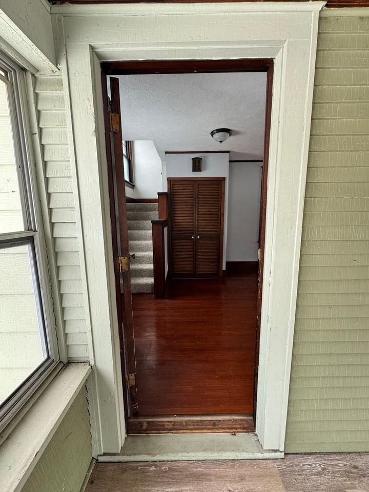 403 Moore St - Photo 7 of 50