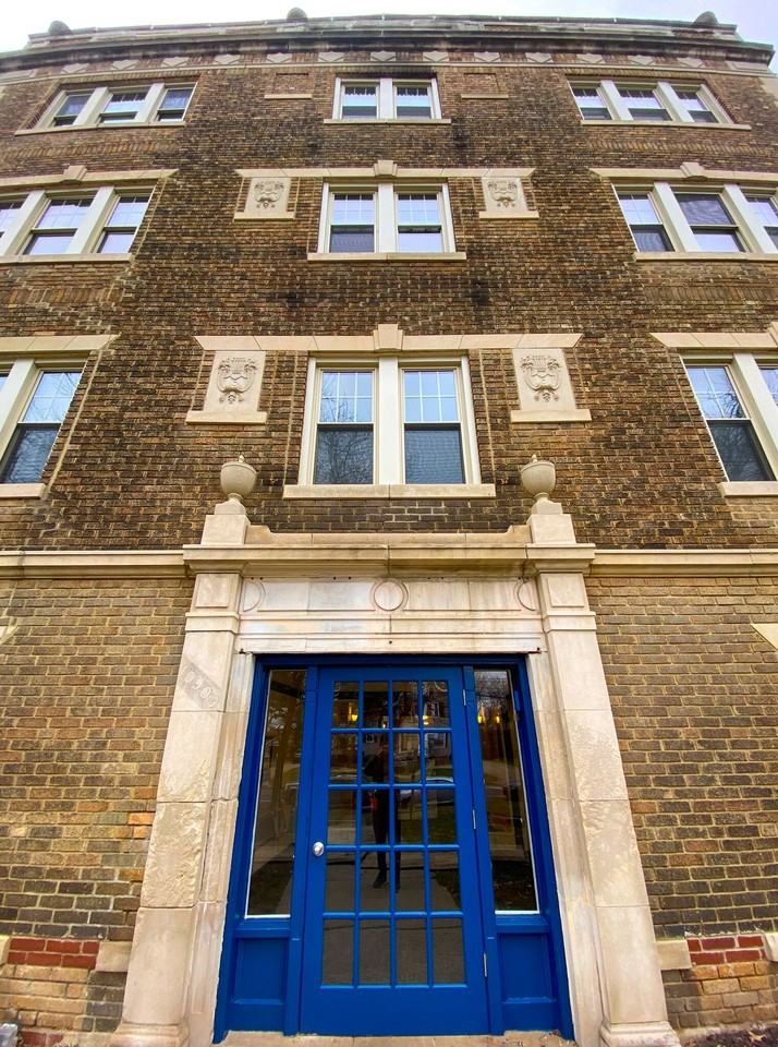 Clifton Lake Apartments - Photo 2 of 15