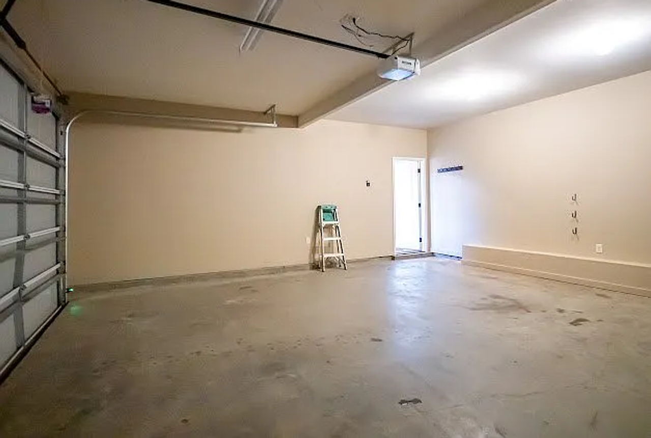 606 Crooked Lake Cv - Photo 2 of 14