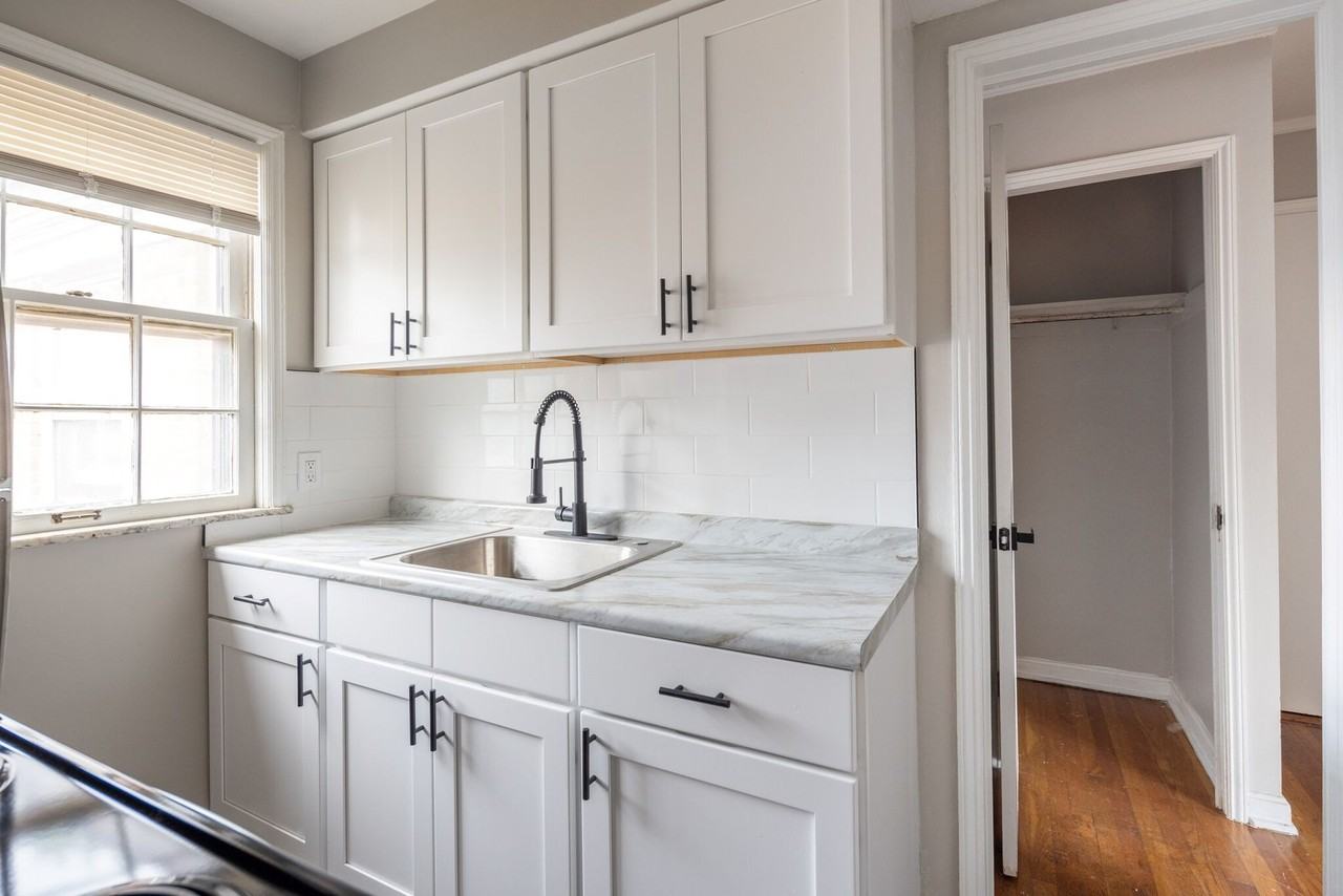 Shaker Lake Apartments & North Moreland Courts - Photo 3 of 22