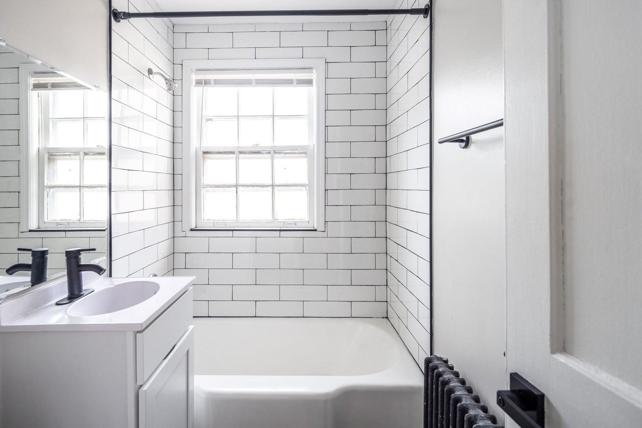 Shaker Lake Apartments & North Moreland Courts - Photo 6 of 22