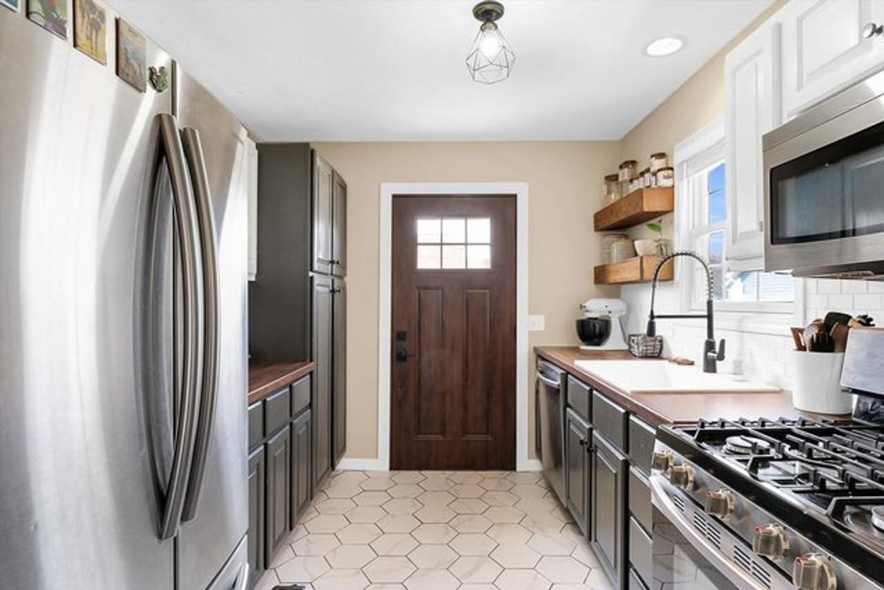 1601 Ogelthorpe Ave - Photo 7 of 20