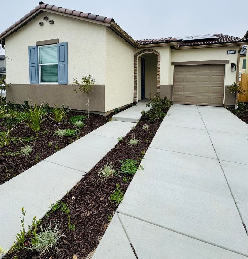 1183 Grant Ave W - Photo 2 of 14