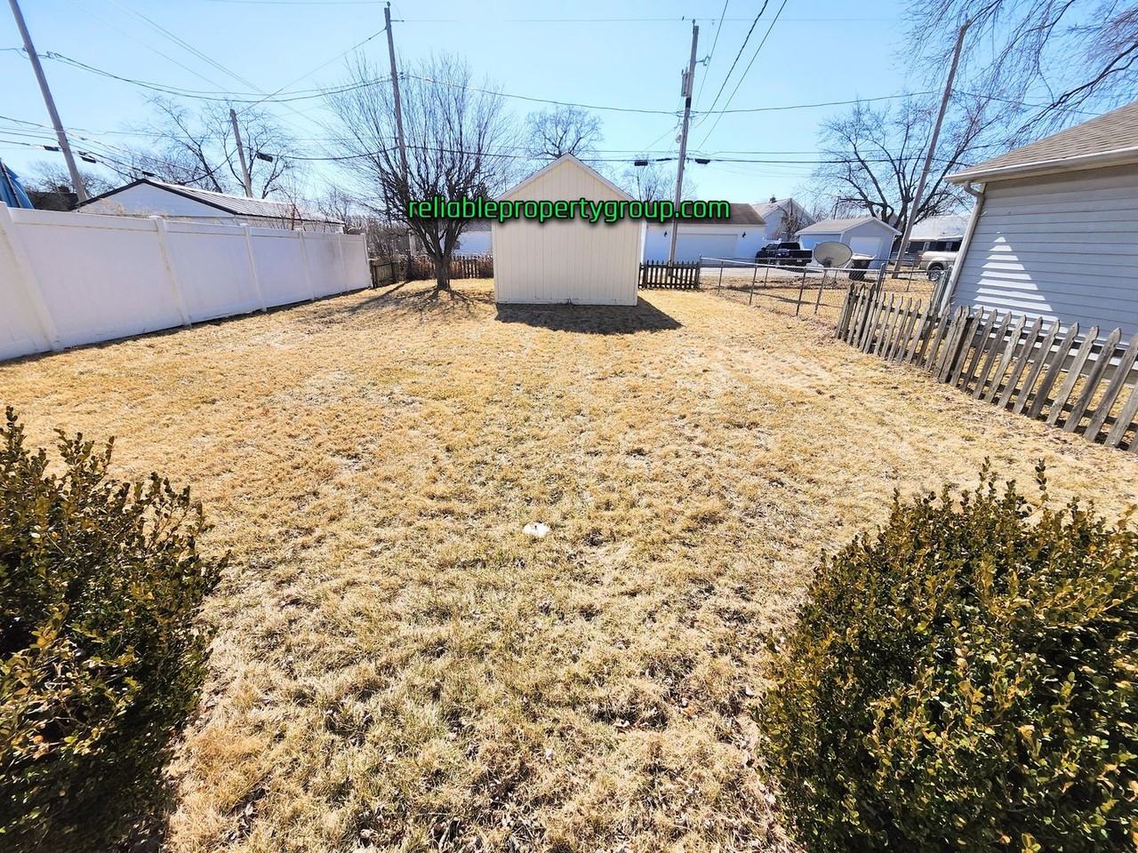 1905 Emma Ave - Photo 2 of 15