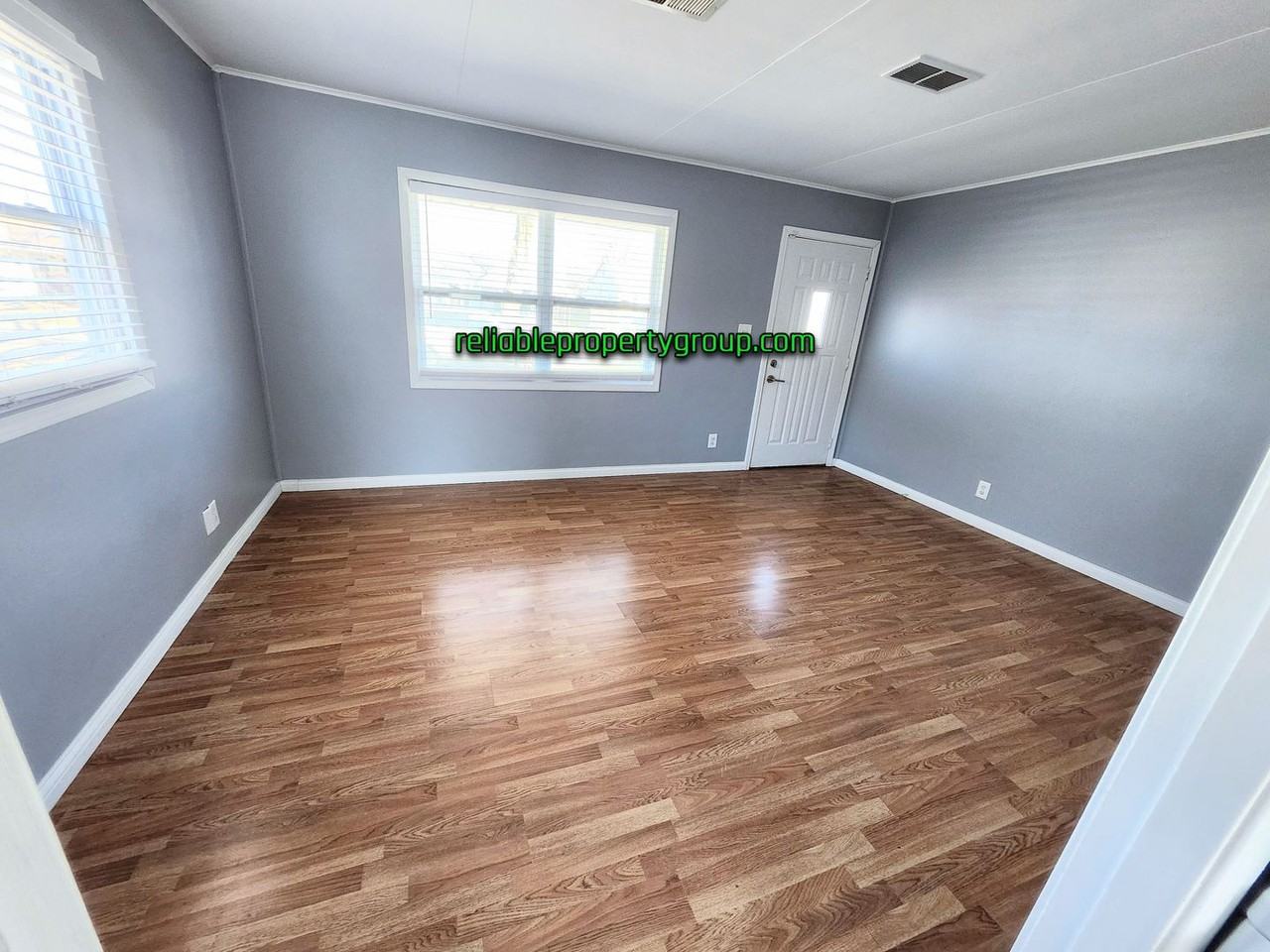 1905 Emma Ave - Photo 3 of 15