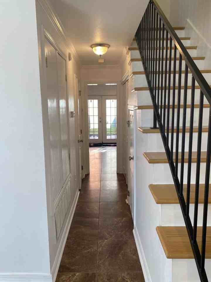 105 Harrison Ave - Photo 3 of 10