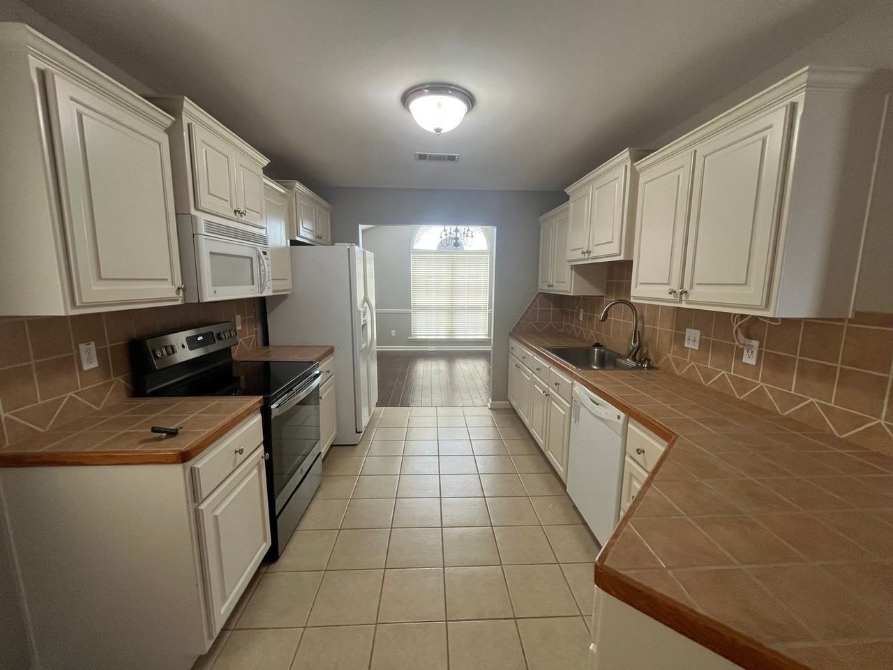 324 Feldspar Dr - Photo 5 of 14