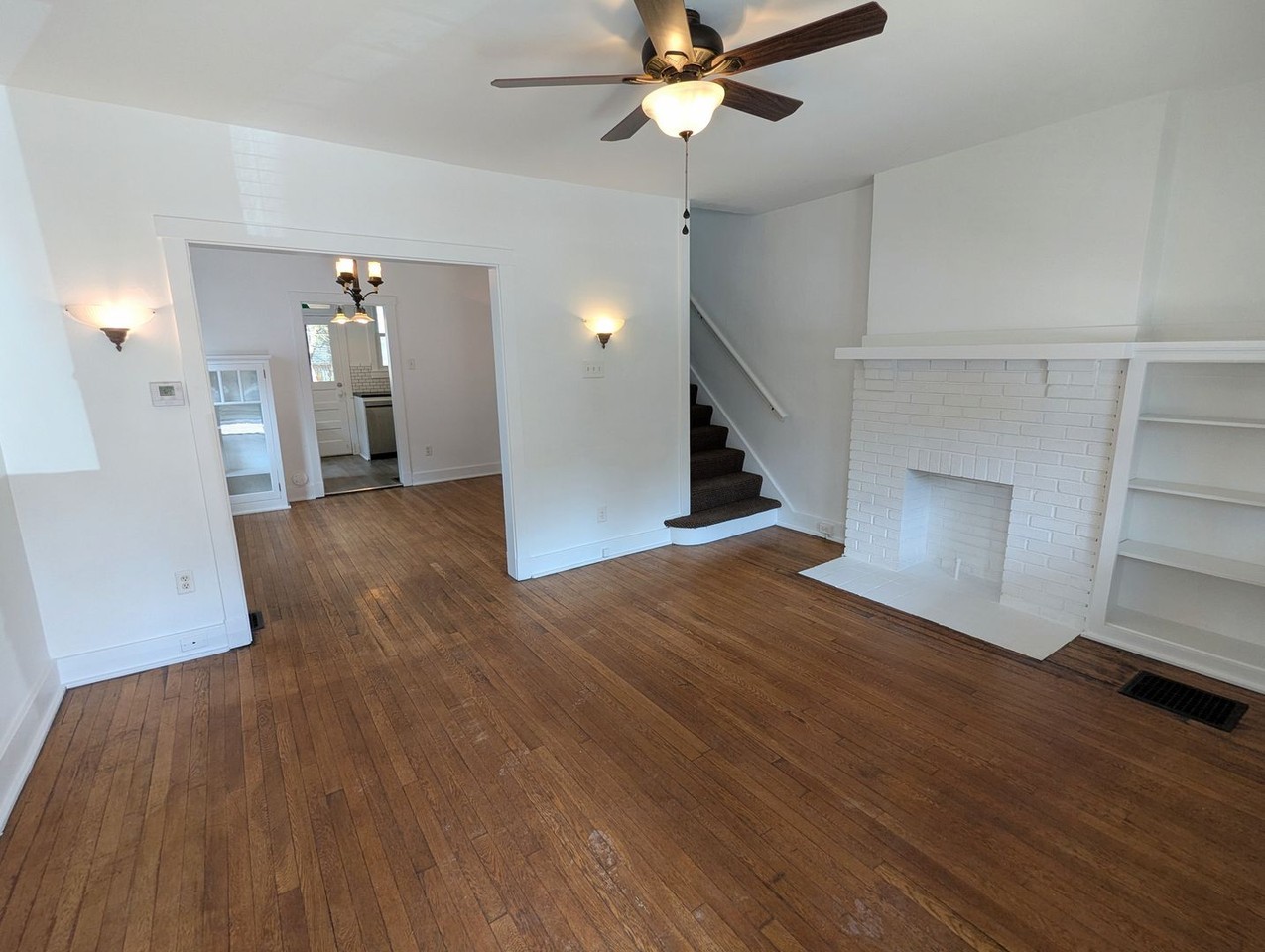 421 Lamar Ave - Photo 4 of 21