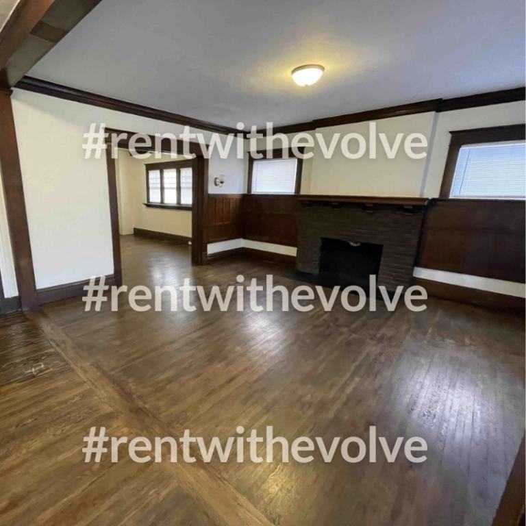 322 N 10th St - Photo 4 of 7