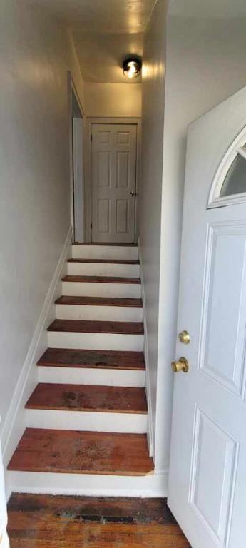 2212 Indianola Ave - Photo 2 of 17