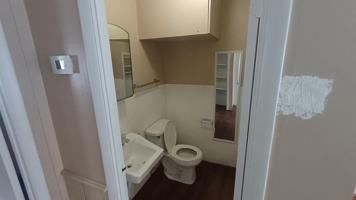 featured image of 902 N Du Quoin St Apt 1 #Apt 1