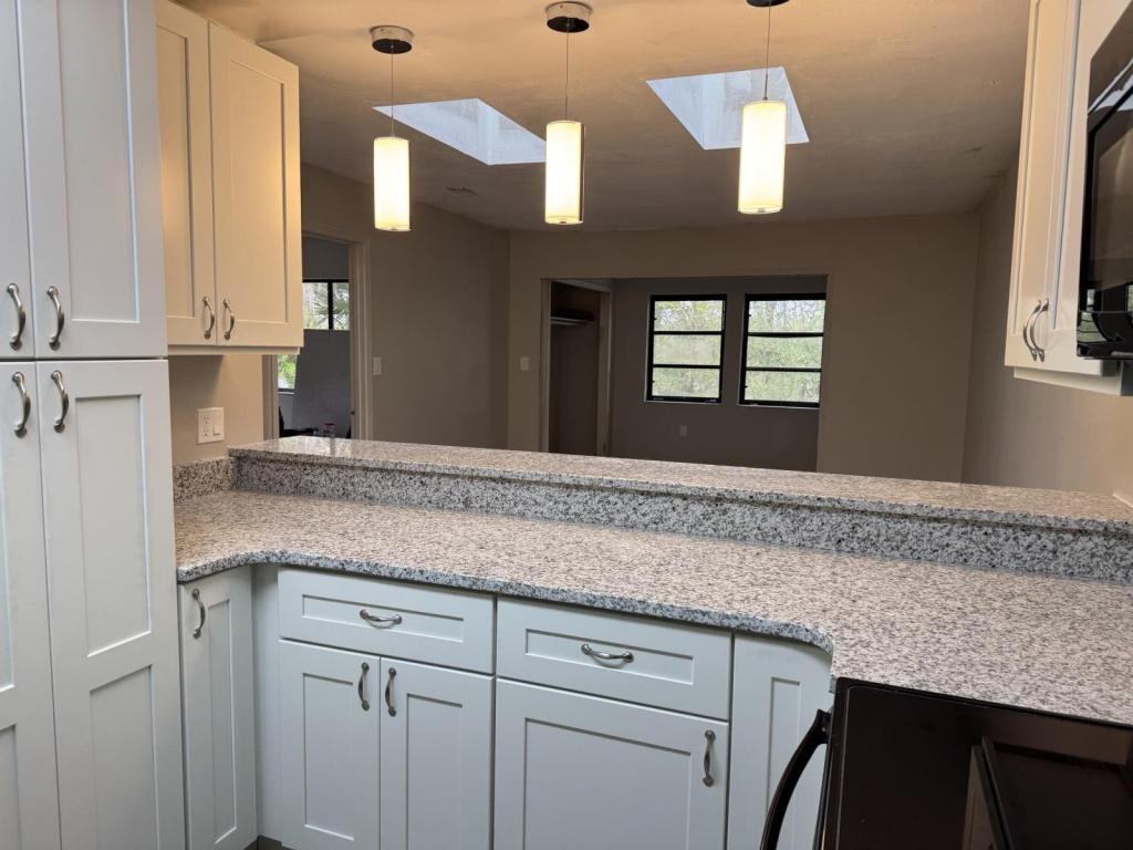 2375 Fox Hollow Dr - Photo 3 of 6