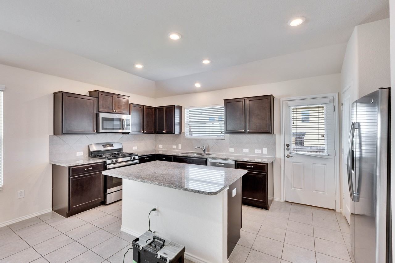 3805 Black Granite Dr - Photo 3 of 50