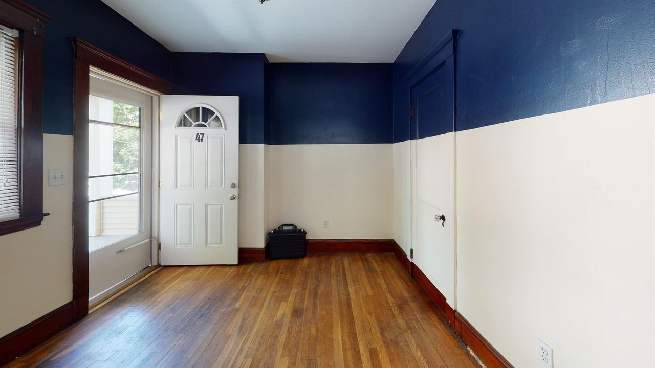 47 Rockwell St #47 - Photo 4 of 9