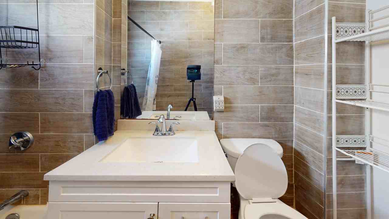 47 Rockwell St #47 - Photo 2 of 9