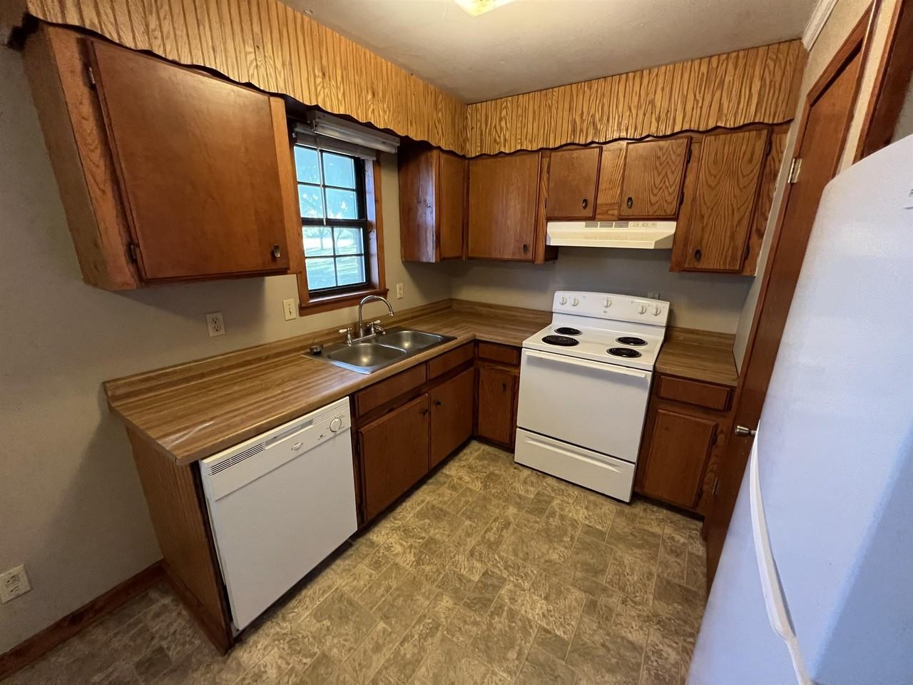 1803 Thomas Ln #B - Photo 4 of 19