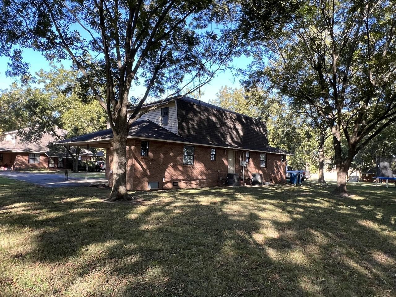 1803 Thomas Ln #B - Photo 6 of 19