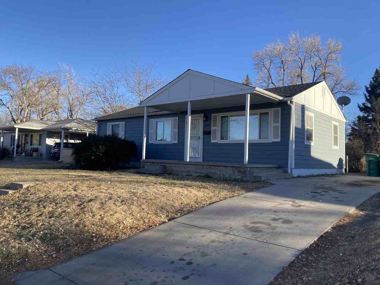3018 S Jasmine St - Photo 2 of 22
