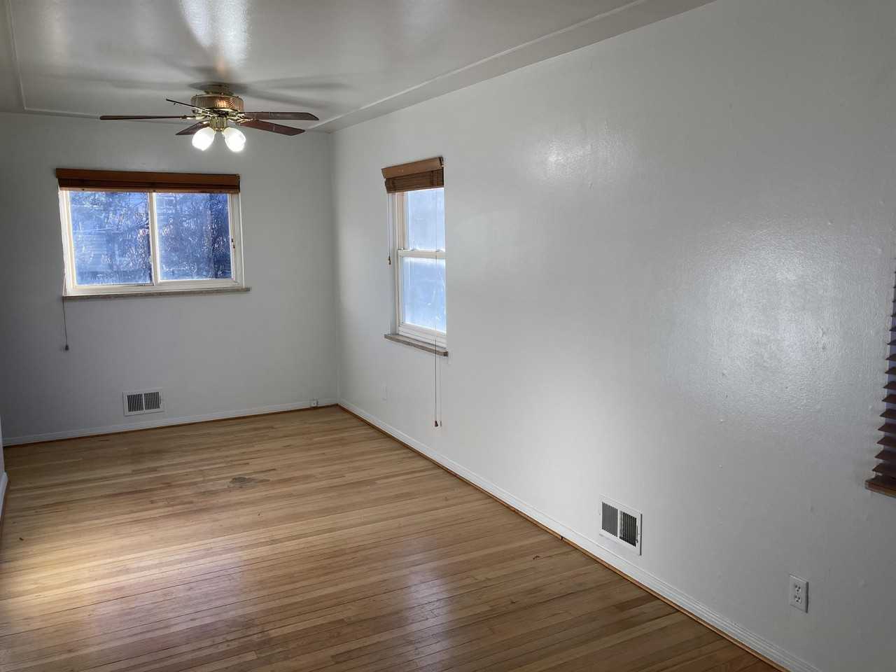 3018 S Jasmine St - Photo 6 of 22