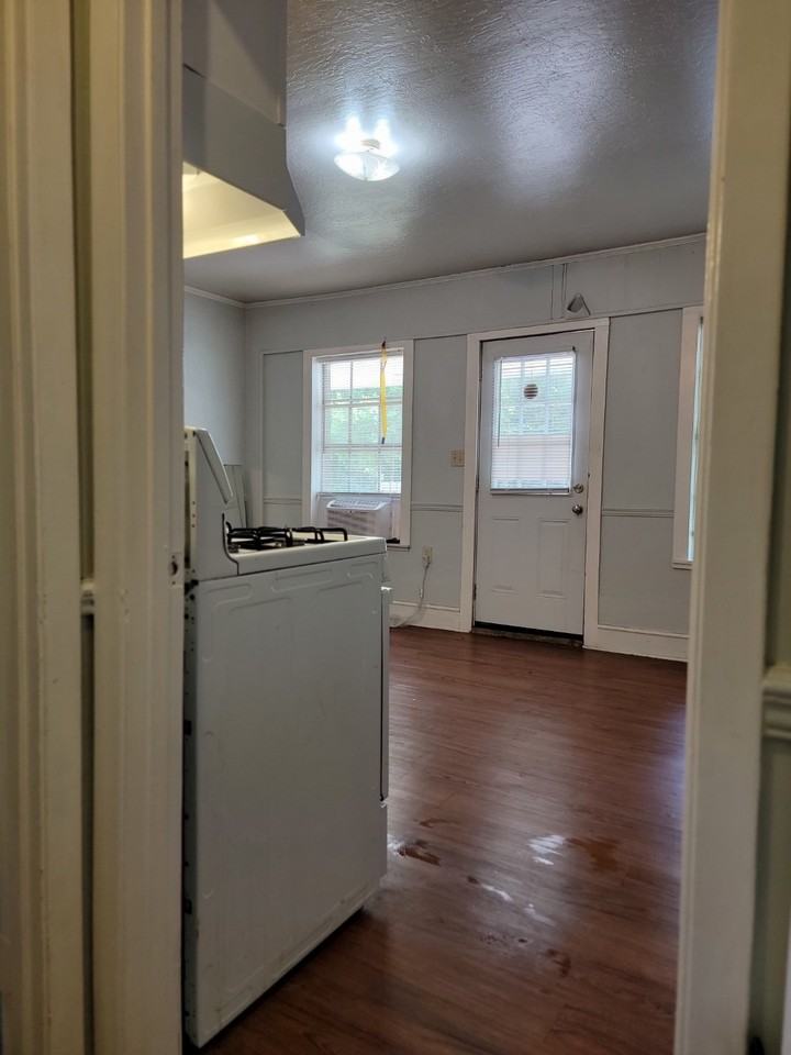 127 W Second Ave #A - Photo 6 of 7