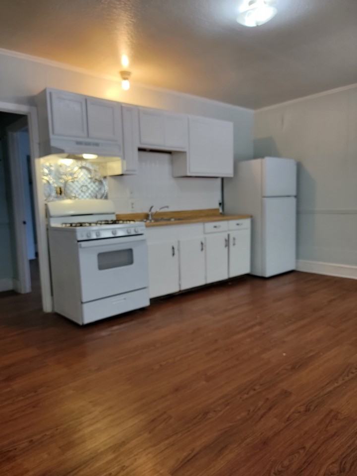 127 W Second Ave #A - Photo 2 of 7