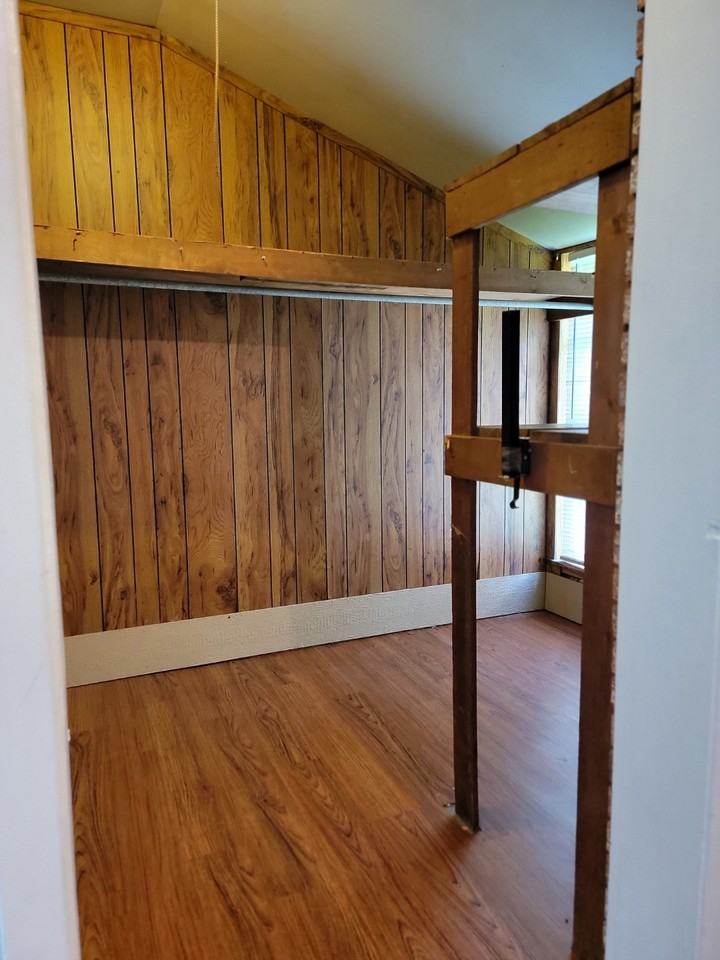 127 W Second Ave #A - Photo 4 of 7