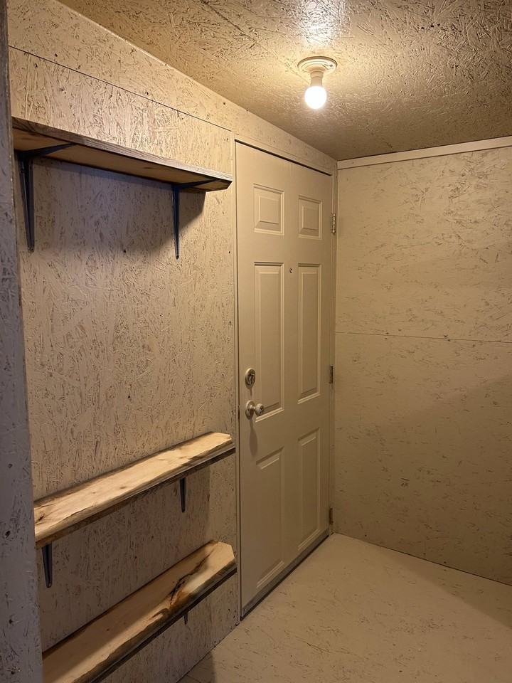 15 Bob - Photo 2 of 20