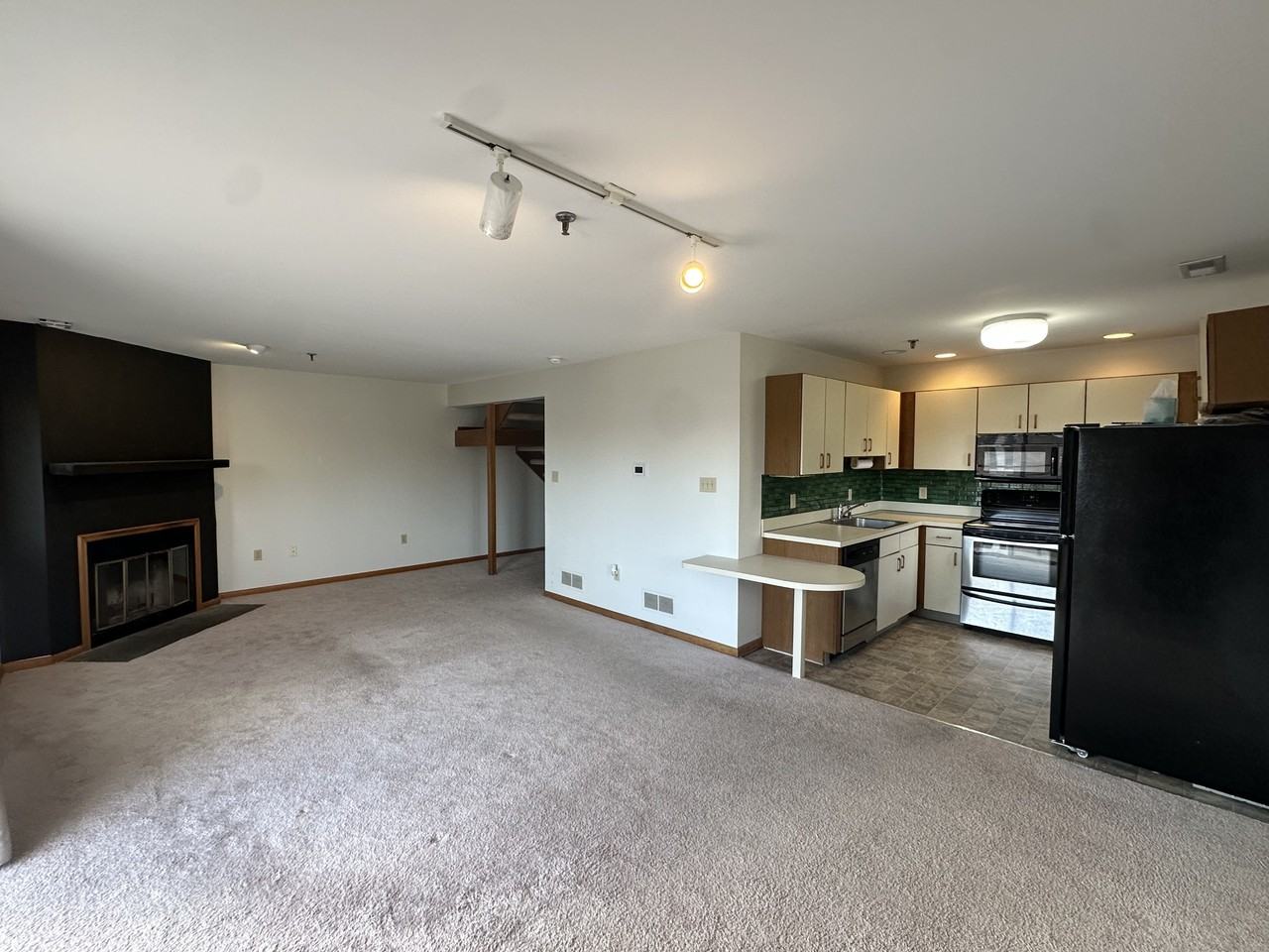 1306 Riverview Ave #7 - Photo 3 of 13