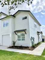 featured image of 216 E 20th St #216