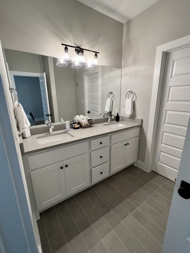 216 E 20th St #216 - Photo 2 of 23