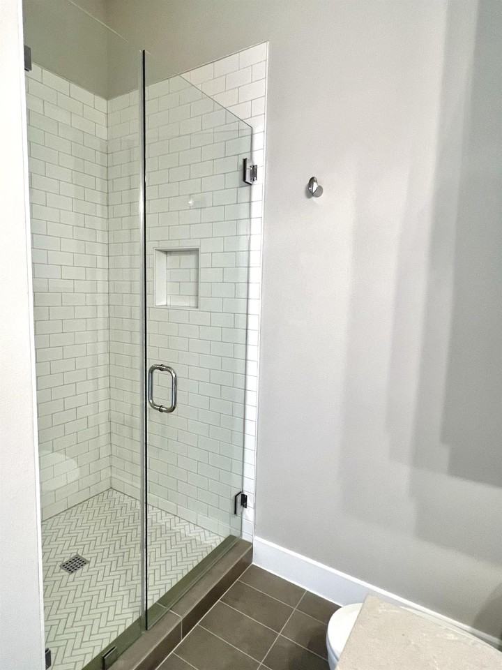 216 E 20th St #216 - Photo 2 of 23