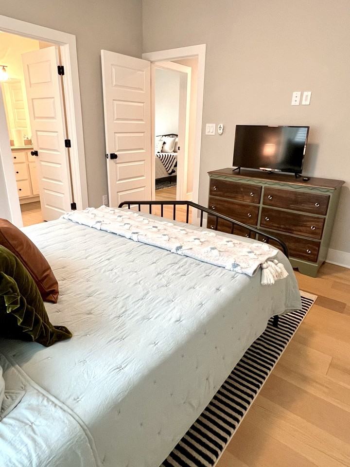 216 E 20th St #216 - Photo 2 of 23