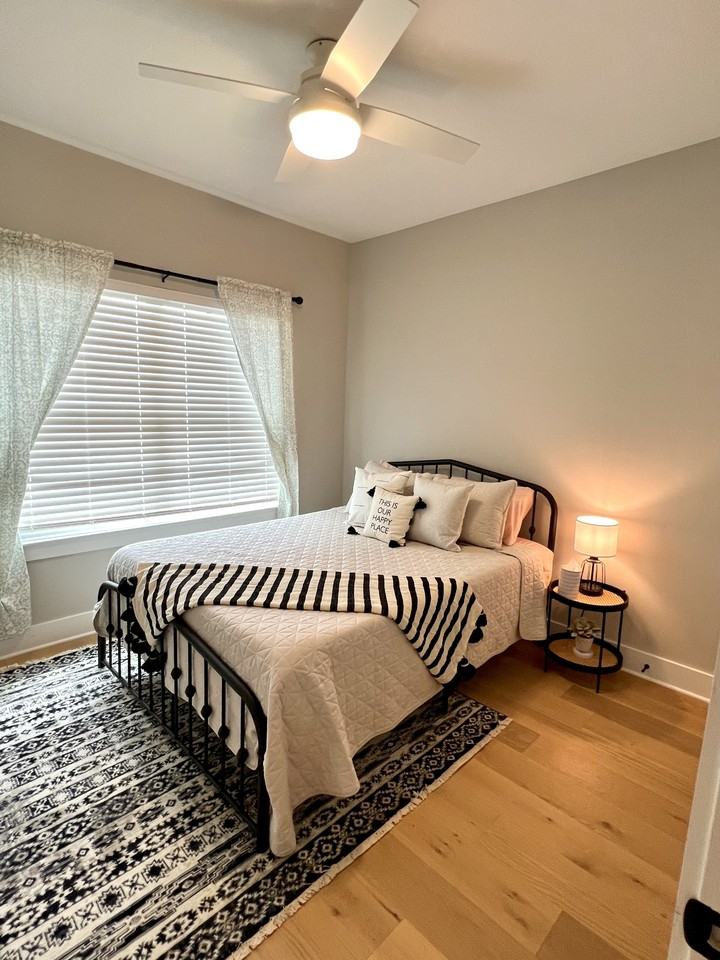 216 E 20th St #216 - Photo 5 of 23