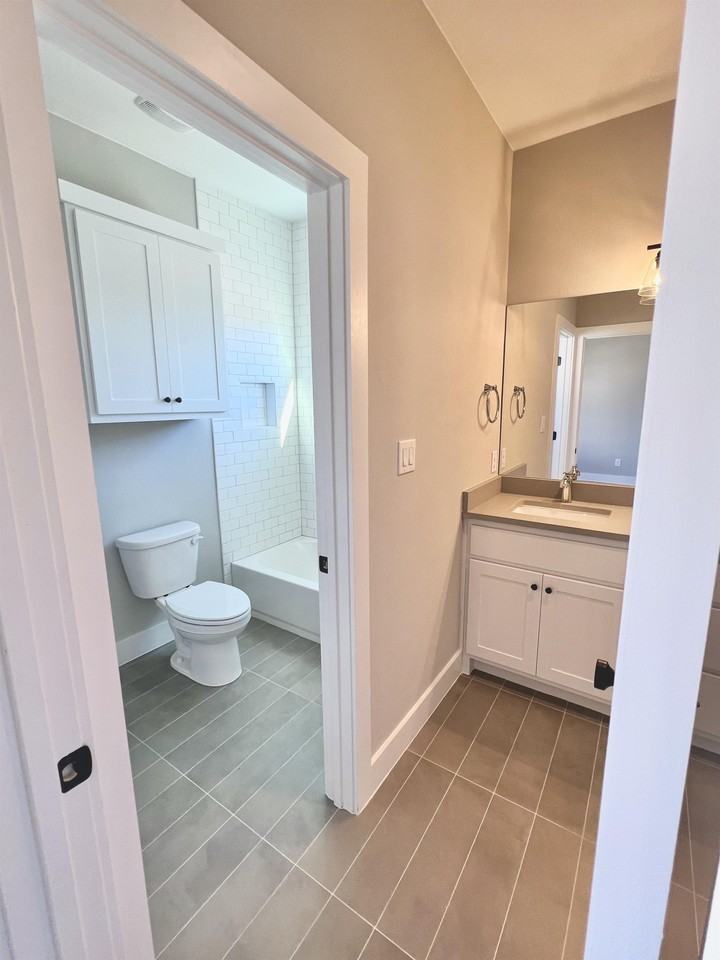 216 E 20th St #216 - Photo 4 of 23